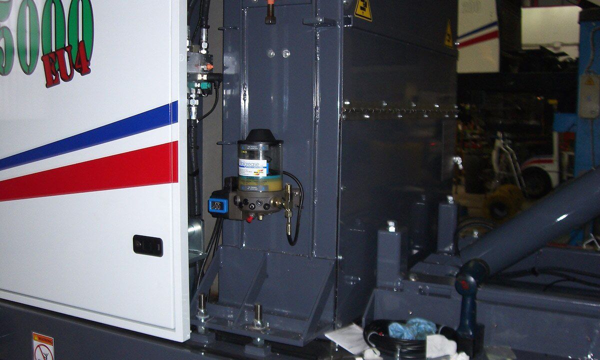Spazzatrice con impianto di lubrificazione Beka Italgrease (55) impianti sistemi di lubrificazione motore automatica centralizzata